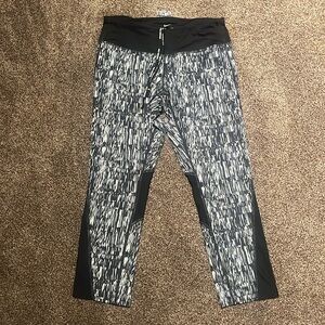 2/$30 Small Nike DRI-FIT capris leggings